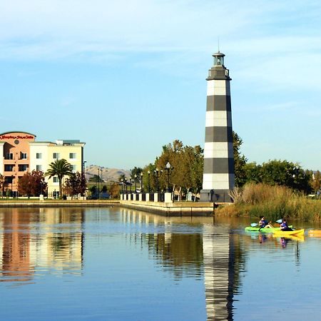 Hampton Inn & Suites Suisun City Waterfront Buitenkant foto